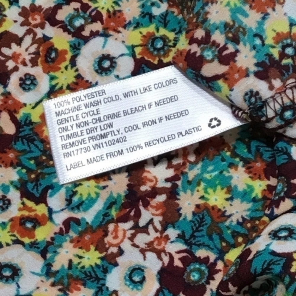 Sleeveless High Neck Floral Ruffled Top NWOT  Women's Tops Size Small - Picture 7 of 7